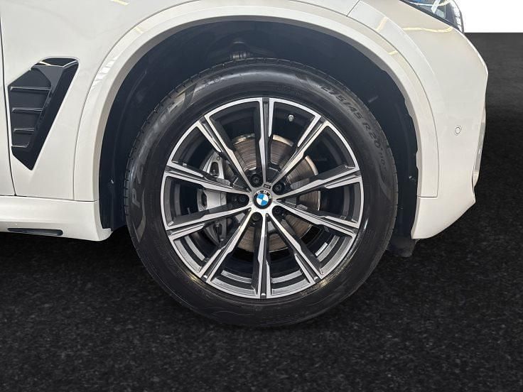Gebraucht BMW X5 M Sport 352 PS (258 kW) 2024 Mineralweiss metallic SUV