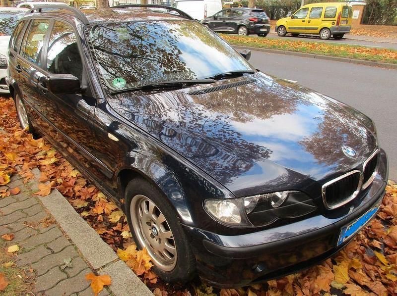 Blau Gebraucht 2004 BMW 320 Sport Line Kombi | 1.350 € (Guter Preis) - Bild 1/4