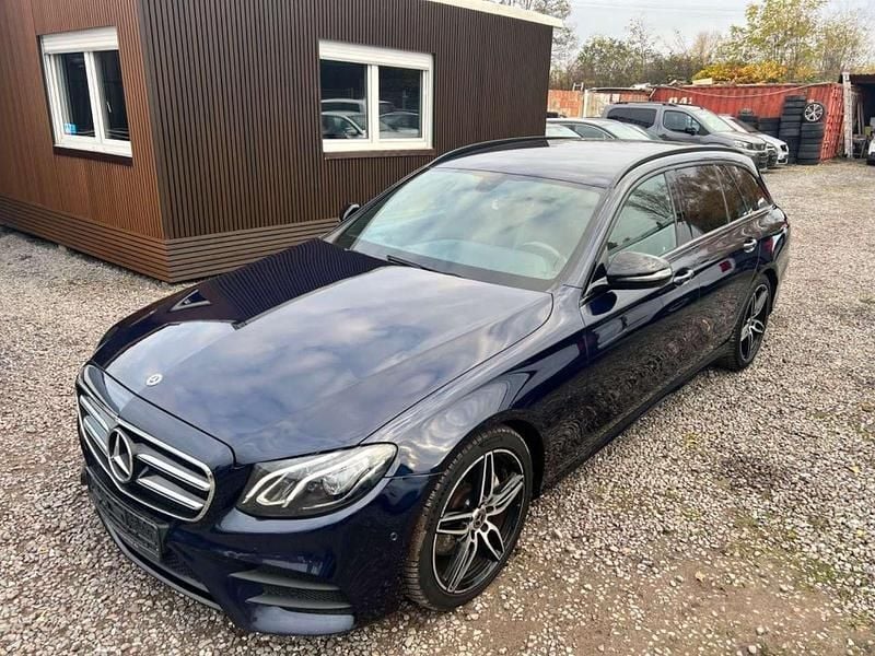 Gebraucht Mercedes E350 AMG line 258 PS (189 kW) 2017 Cavansitblau Kombi