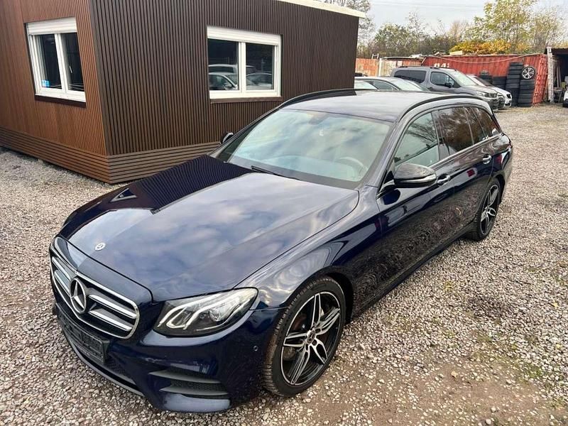Cavansitblau Gebraucht 2017 Mercedes E350 AMG line Kombi | 15.999 € (Fairer Preis) - Bild 1/4