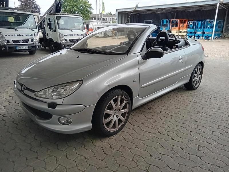Grau Gebraucht 2002 Peugeot 206 Cabrio | 600 € - Bild 1/4