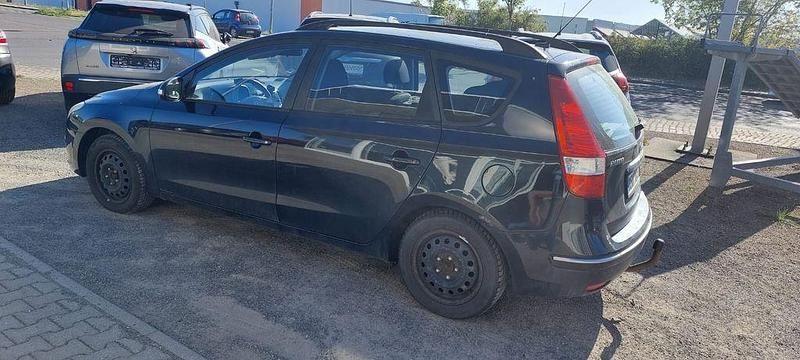 Gebraucht Hyundai i30 Comfort 116 PS (85 kW) 2008 Schwarz Kombi