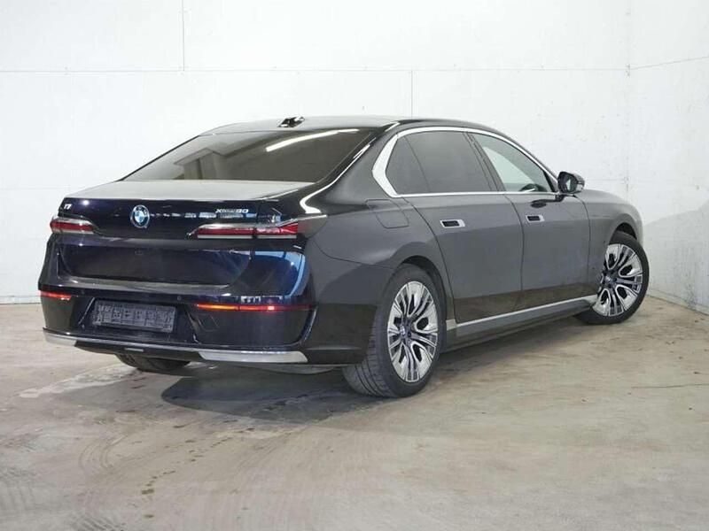 Gebraucht BMW i7 400 kW (544 PS) 2025 Carbonschwarz met. Limousine