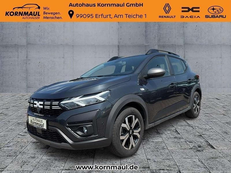 Grau Gebraucht 2023 Dacia Sandero Expression Kleinwagen | 16.491 € (Etwas zu teuer) - Bild 1/4