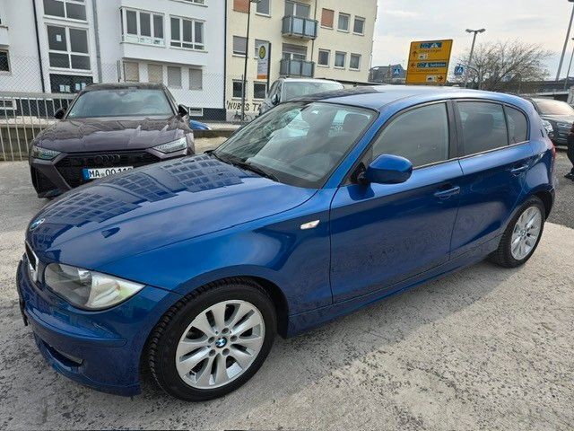Gebraucht BMW 116 Advantage 116 PS (85 kW) 2011 Blau Kleinwagen