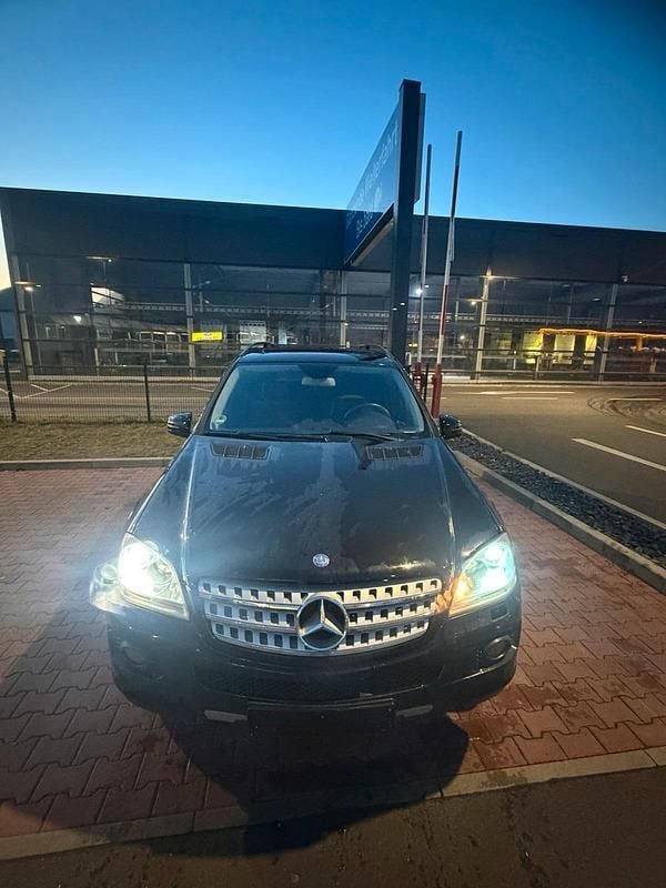 Gebraucht Mercedes ML280 190 PS (139 kW) 2007 Schwarz SUV