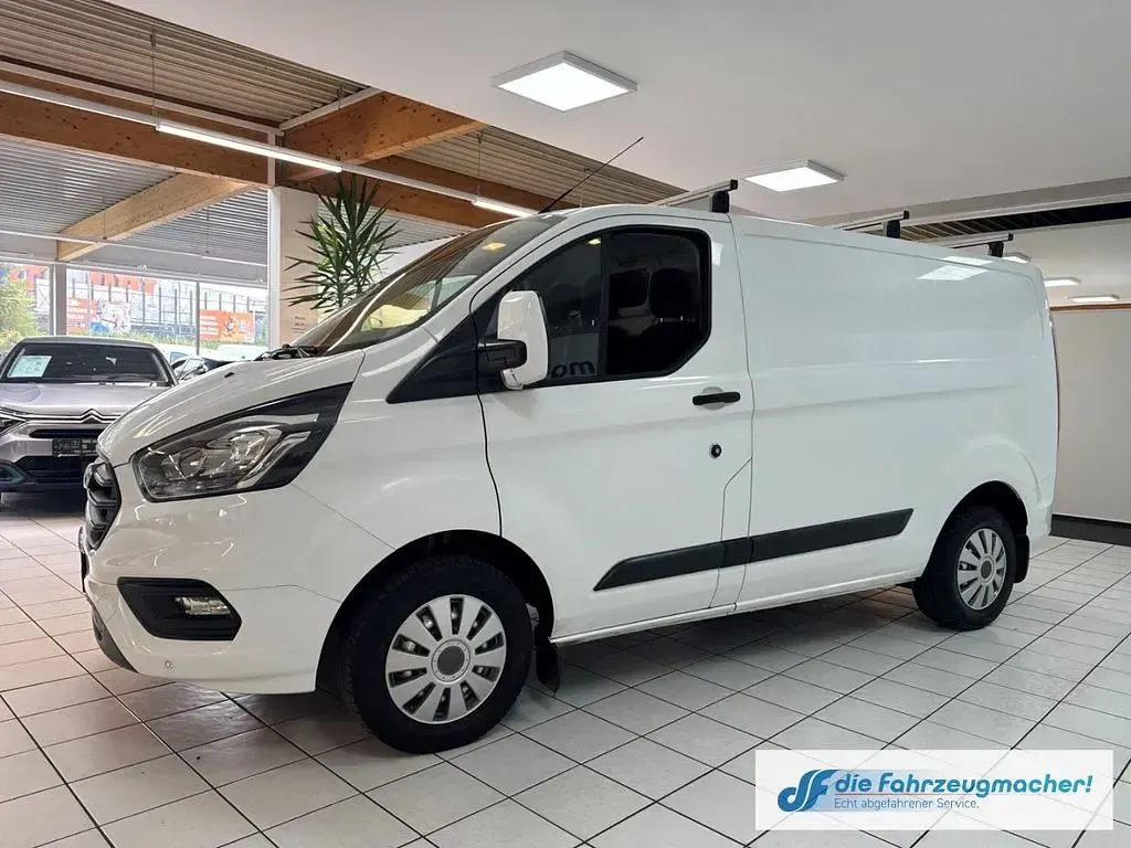 Gebraucht Ford 300 Trend 131 PS (96 kW) 2018 Weiß Van / Kleinbus
