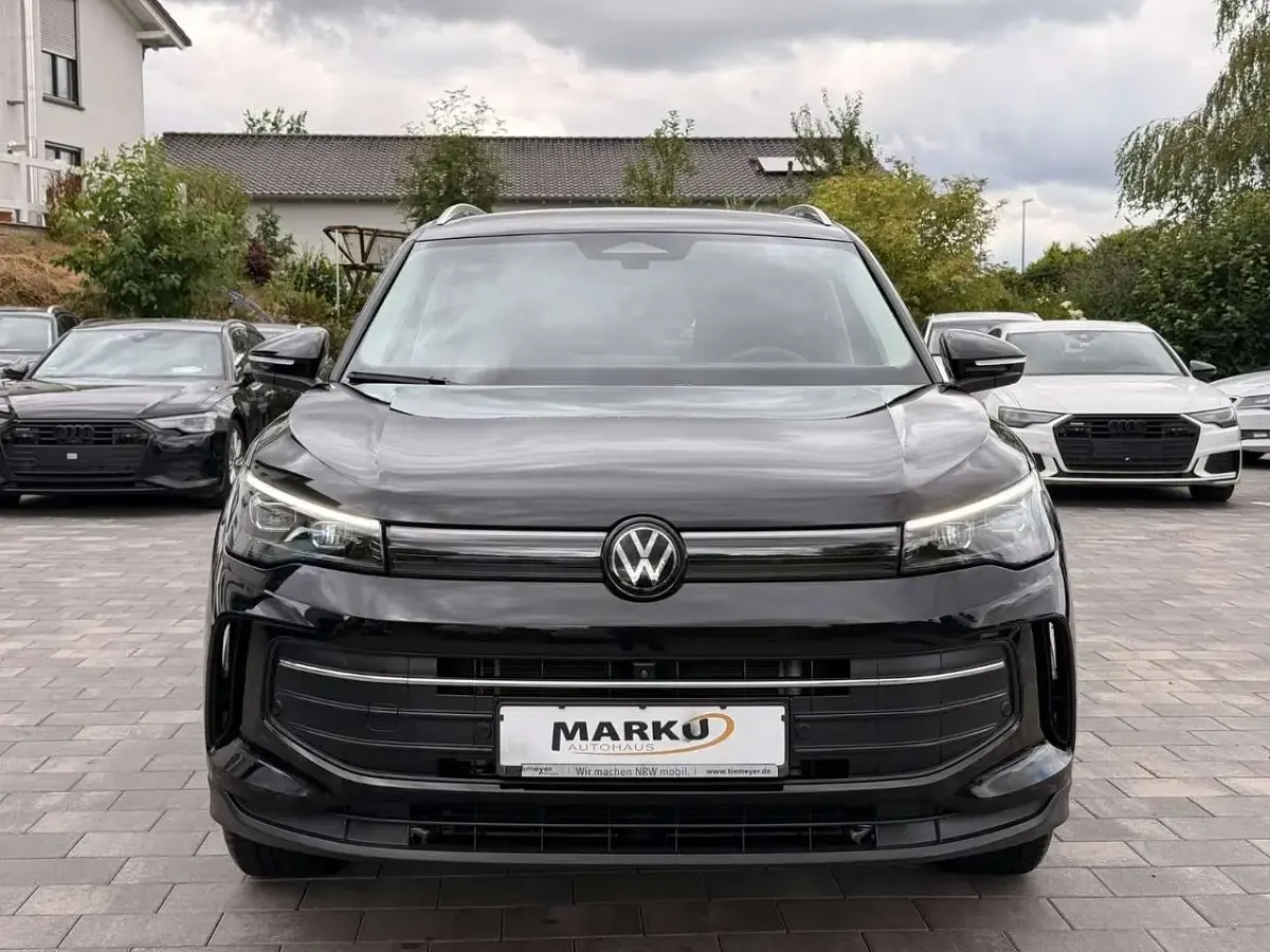 Gebraucht VW Tiguan Pro 150 PS (110 kW) 2025 Schwarz SUV