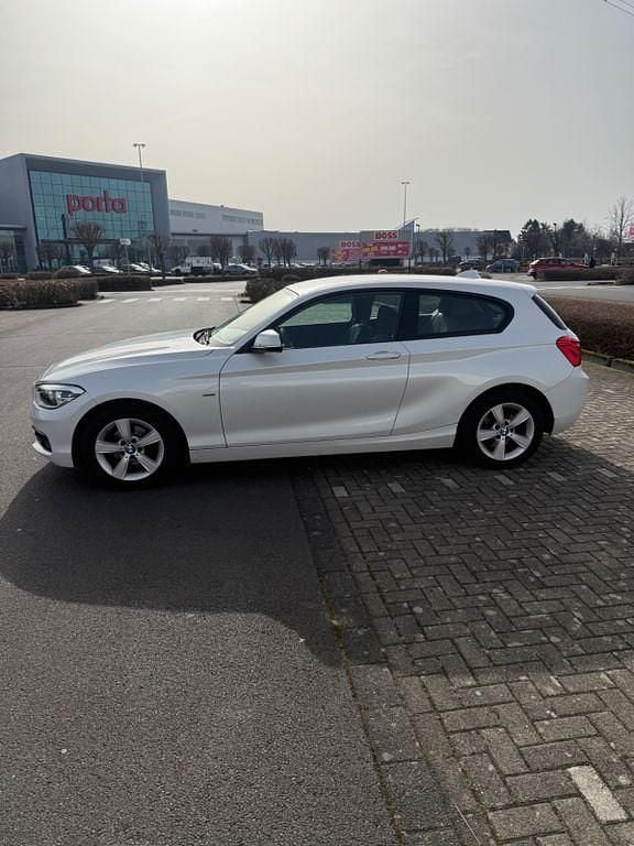 Gebraucht BMW 118 Sport Line 136 PS (100 kW) 2018 Weiß Kleinwagen