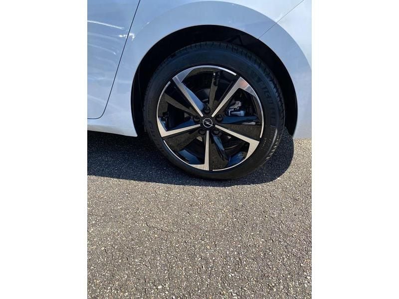 Gebraucht Opel Astra 131 PS (96 kW) 2024 Arktisweiß Limousine