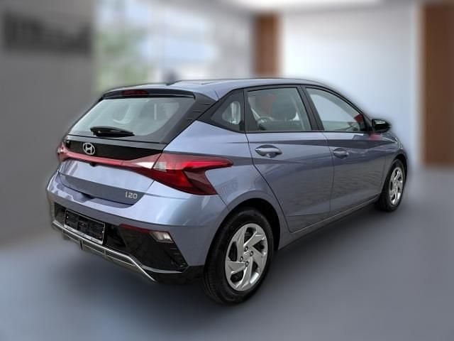 Metallic Gebraucht 2024 Hyundai i20 Essential | 19.310 € (Fairer Preis) - Bild 1/1