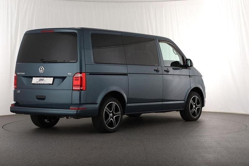 Używany VW Multivan Trendline 150 KM (110 kW) 2016 Zielony Minivan