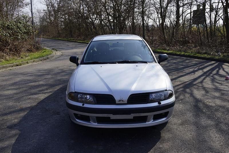 Gebraucht Mitsubishi Carisma 103 PS (75 kW) 2003 Silber Limousine