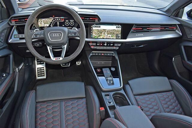 Gebraucht Audi RS3 Ambiente 400 PS (294 kW) 2024 Weiß Limousine