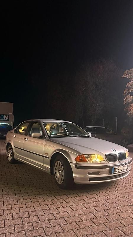Silber Gebraucht 2000 BMW 320 Limousine | 1.500 € (Superpreis) - Bild 1/4
