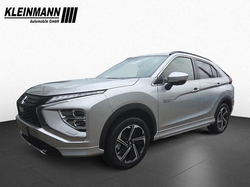 Silber Gebraucht 2022 Mitsubishi Eclipse Cross Plus SUV | 23.990 € (Fairer Preis) - Bild 1/4