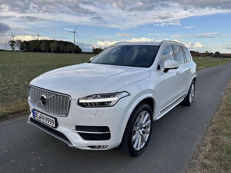 Weiß Gebraucht 2016 Volvo XC90 Inscription SUV | 24.900 € (Fairer Preis) - Bild 1/4