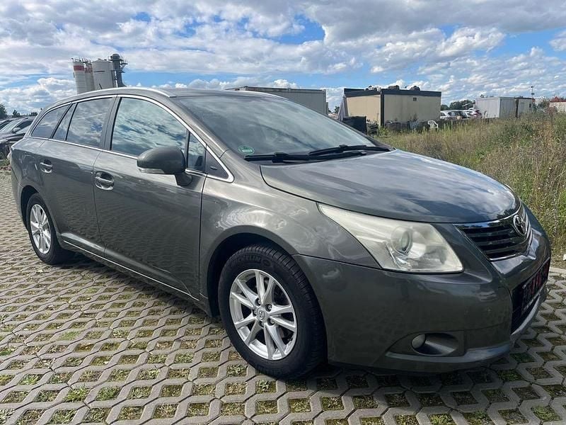 Grau Gebraucht 2012 Toyota Avensis Edition Kombi | 4.499 € (Superpreis) - Bild 1/4
