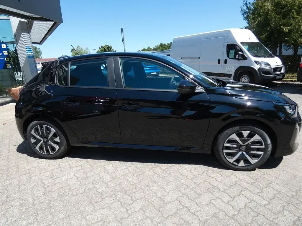 Neu Peugeot 208 Style 101 PS (74 kW) 2026 Schwarz Kleinwagen