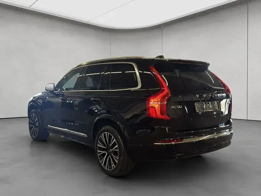 Second-hand Volvo XC90 Plus 455 CP (334 kW) 2025 Negru SUV