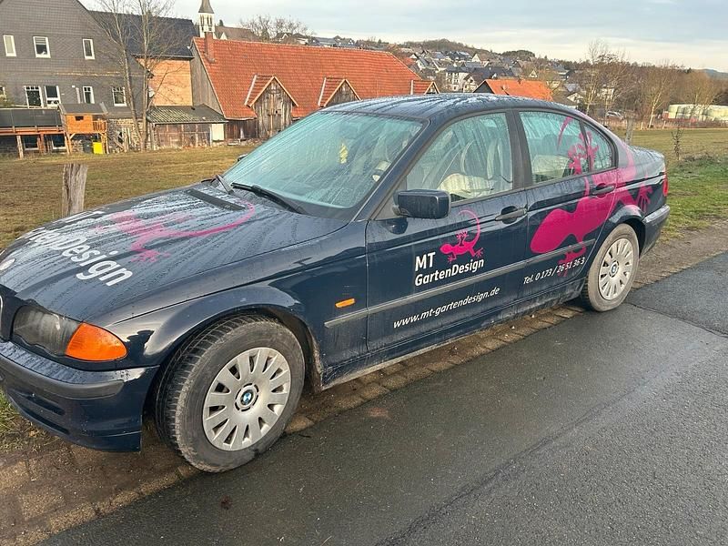 Blau Gebraucht 2001 BMW 316 Limousine | 1.800 € - Bild 1/4