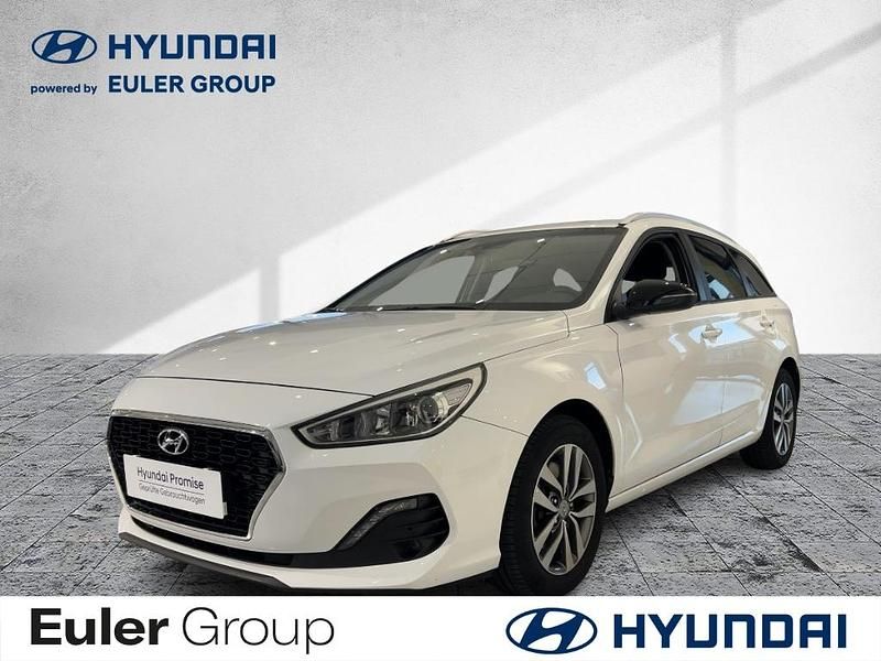 Weiss Gebraucht 2020 Hyundai i30 Kombi | 14.490 € (Fairer Preis) - Bild 1/4