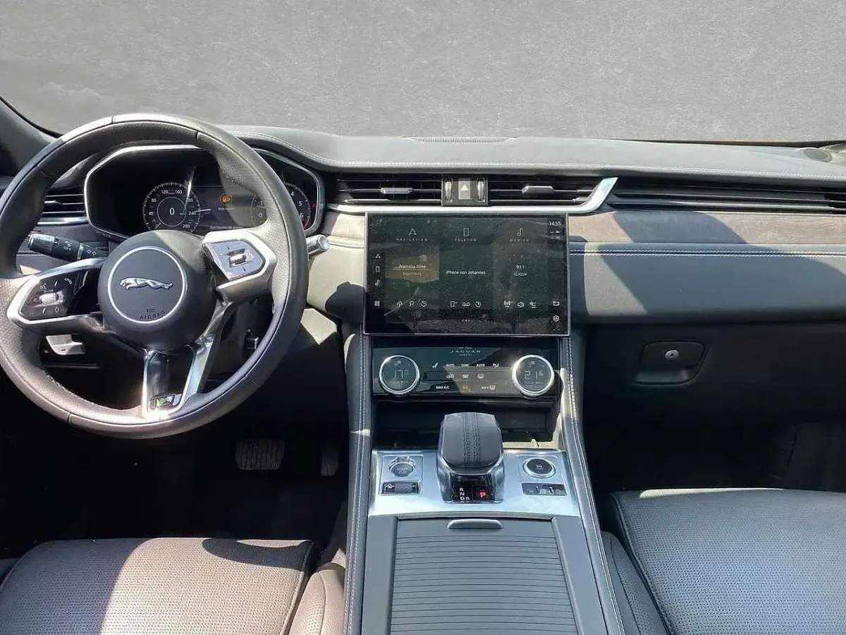 Second-hand Jaguar F-Pace R-Dynamic 404 CP (297 kW) 2021 Gri SUV