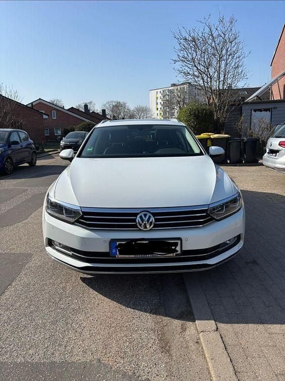 Gebraucht VW Passat Highline 180 PS (132 kW) 2018 Weiß Kombi