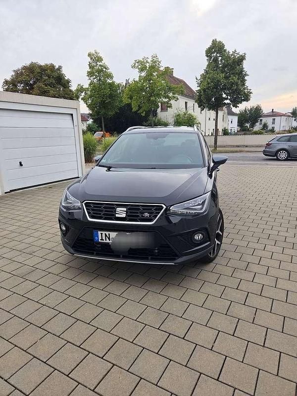 Schwarz Gebraucht 2020 Seat Arona FR SUV | 16.899 € - Bild 1/4