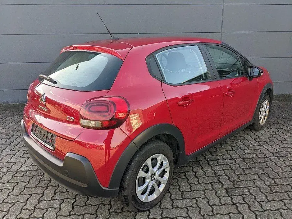 Usado Citroën C3 Feel 82 CV (60 kW) 2019 Rojo Utilitario