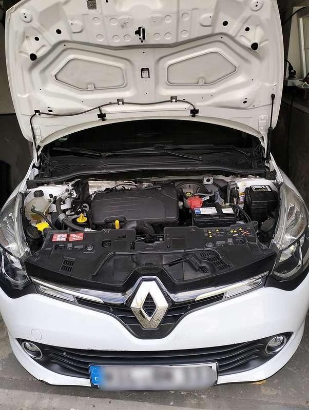 Weiß Gebraucht 2016 Renault Clio GrandTour LIMITED Kombi | 7.200 € (Guter Preis) - Bild 1/4