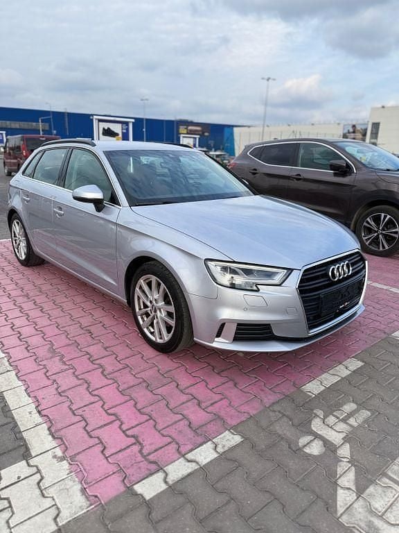 Gebraucht Audi A3 Attraction 150 PS (110 kW) 2016 Silber Limousine