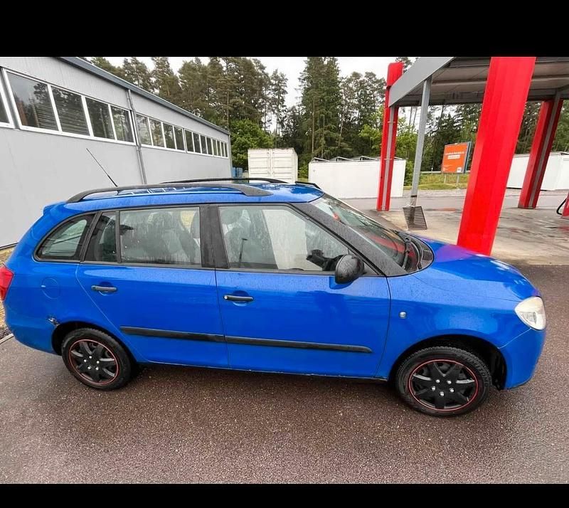 Gebraucht Skoda Fabia 105 PS (77 kW) 2009 Blau Kombi