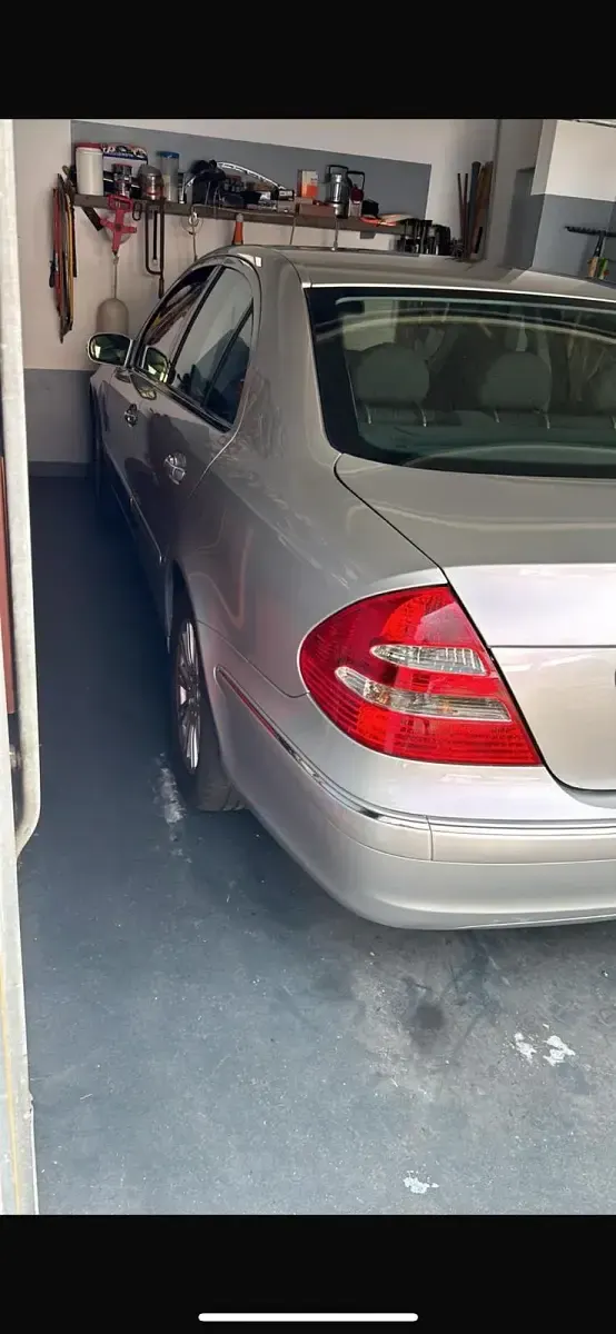 Gebraucht Mercedes E200 163 PS (119 kW) 2002 Silber Limousine