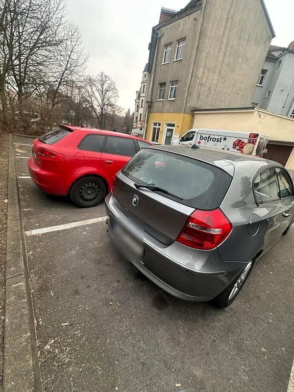 Braun Gebraucht 2009 BMW 120 Coupé Coupé | 6.700 € (Fairer Preis) - Bild 1/4