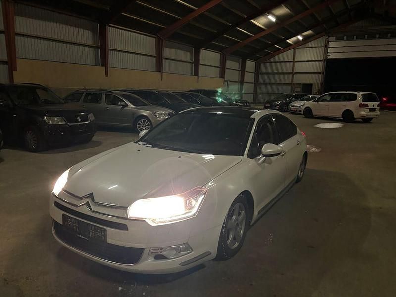 Weiß Gebraucht 2011 Citroën C5 Tendance Limousine | 1.400 € (Superpreis) - Bild 1/4
