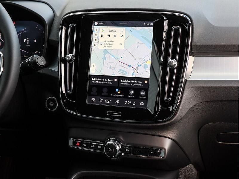 Neu Volvo XC40 Plus 163 PS (119 kW) 2026 Grau SUV