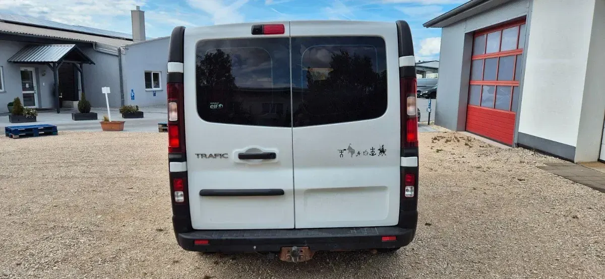Gebraucht Renault Trafic 140 PS (102 kW) 2015 Weiß Van / Kleinbus