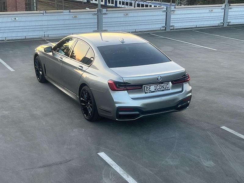 Gebraucht BMW 730 Shadowline 265 PS (194 kW) 2020 Grau Limousine