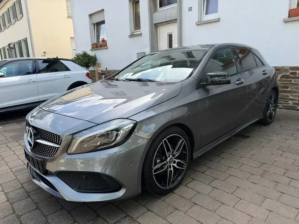 Gebraucht Mercedes A180 AMG 122 PS (89 kW) 2017 Grau Limousine