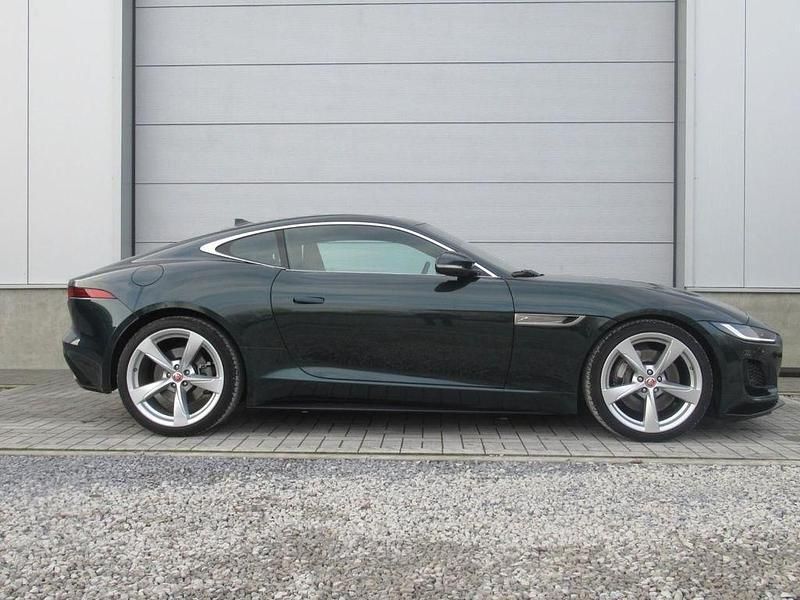 Gebraucht Jaguar F-Type R-Dynamic 300 PS (220 kW) 2023 Grün Coupé