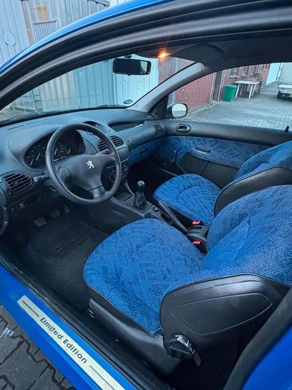Gebraucht Peugeot 206 75 PS (55 kW) 2000 Blau Kleinwagen