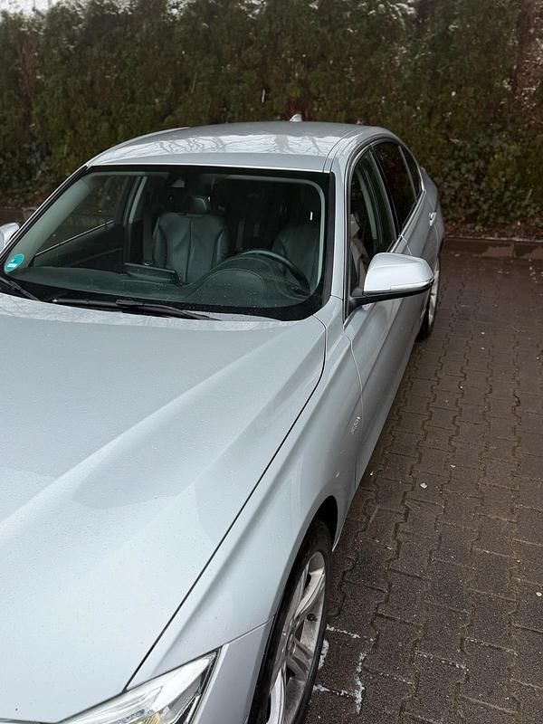Gebraucht BMW 318 Luxury Line 150 PS (110 kW) 2017 Limousine