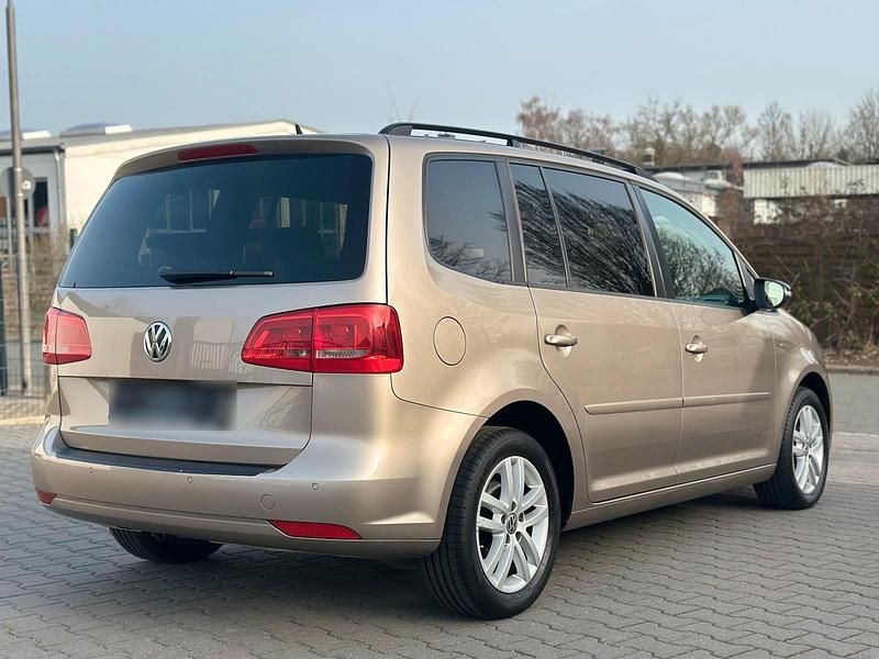 Gebraucht VW Touran Match 105 PS (77 kW) 2013 Beige Van / Kleinbus