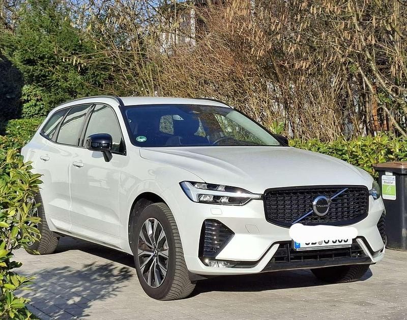Gebraucht Volvo XC60 Plus 197 PS (144 kW) 2023 Weiß SUV