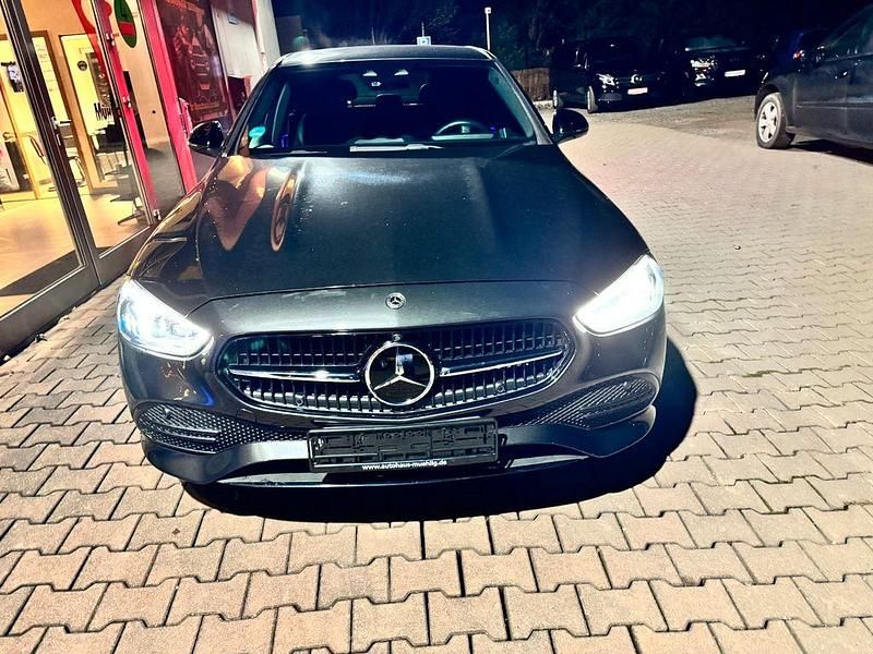 Graphitgrau Gebraucht 2024 Mercedes C300e Limousine | 45.700 € (Teuer) - Bild 1/4