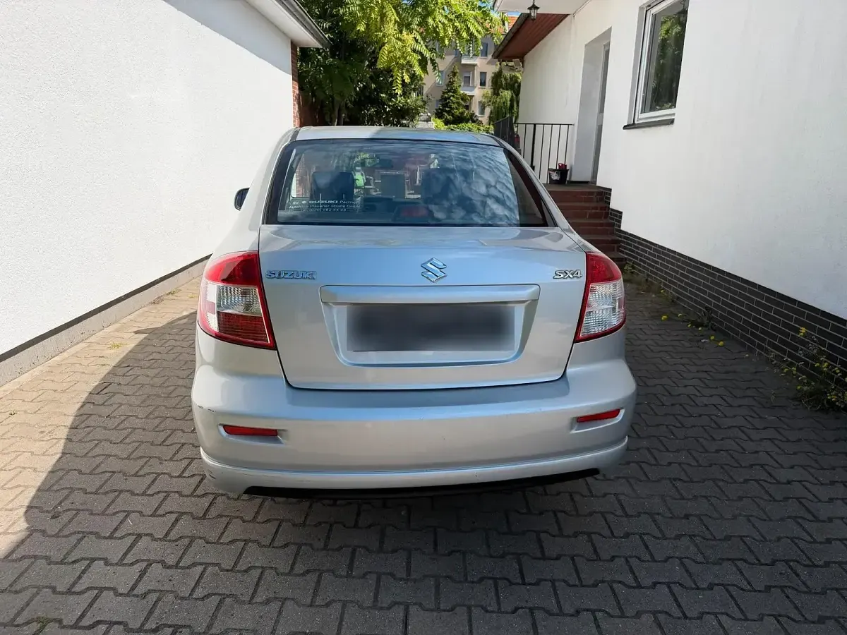 Gebraucht Suzuki SX4 Comfort 107 PS (78 kW) 2009 Silber Limousine