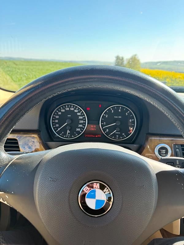Usata BMW 325 218 CV (160 kW) 2005 Argento Berlina