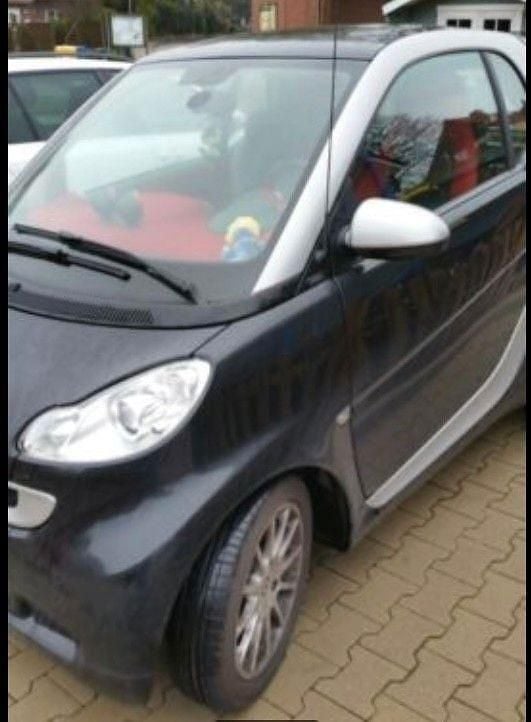 Schwarz Gebraucht 2011 Smart ForTwo Coupé Passion Kleinwagen | 5.400 € (Fairer Preis) - Bild 1/4