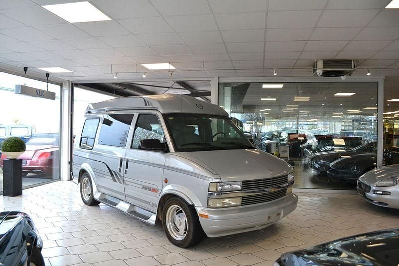 Silber Gebraucht 1995 GMC Safari Van / Kleinbus | 17.900 € - Bild 1/4